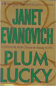 Plum Lucky: A Stephanie Plum Between the Numbers Novel (A Between the Numbers Novel Book 3) 