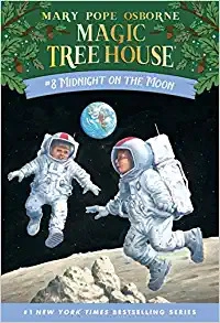 Midnight on the Moon (Magic Tree House Book 8) 