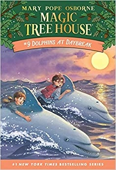 Dolphins at Daybreak (Magic Tree House Book 9) 